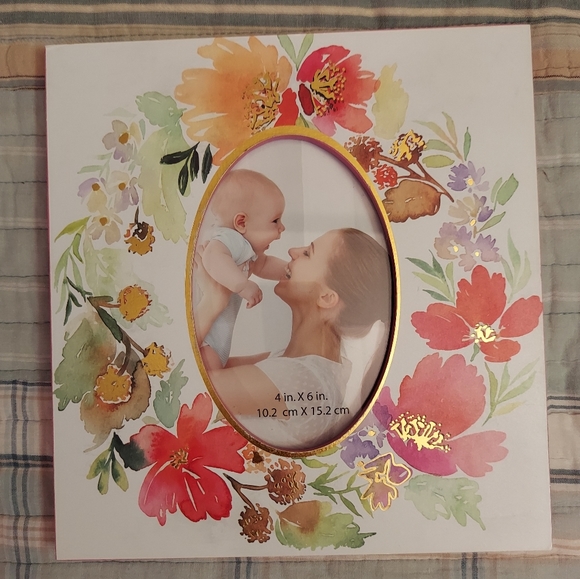 NWT Floral wooden table picture frames - Picture 3 of 6